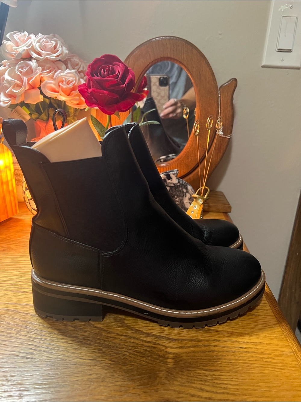Kensie Black Chelsea Lug Sole Ankle Booties with Contrast Stitching